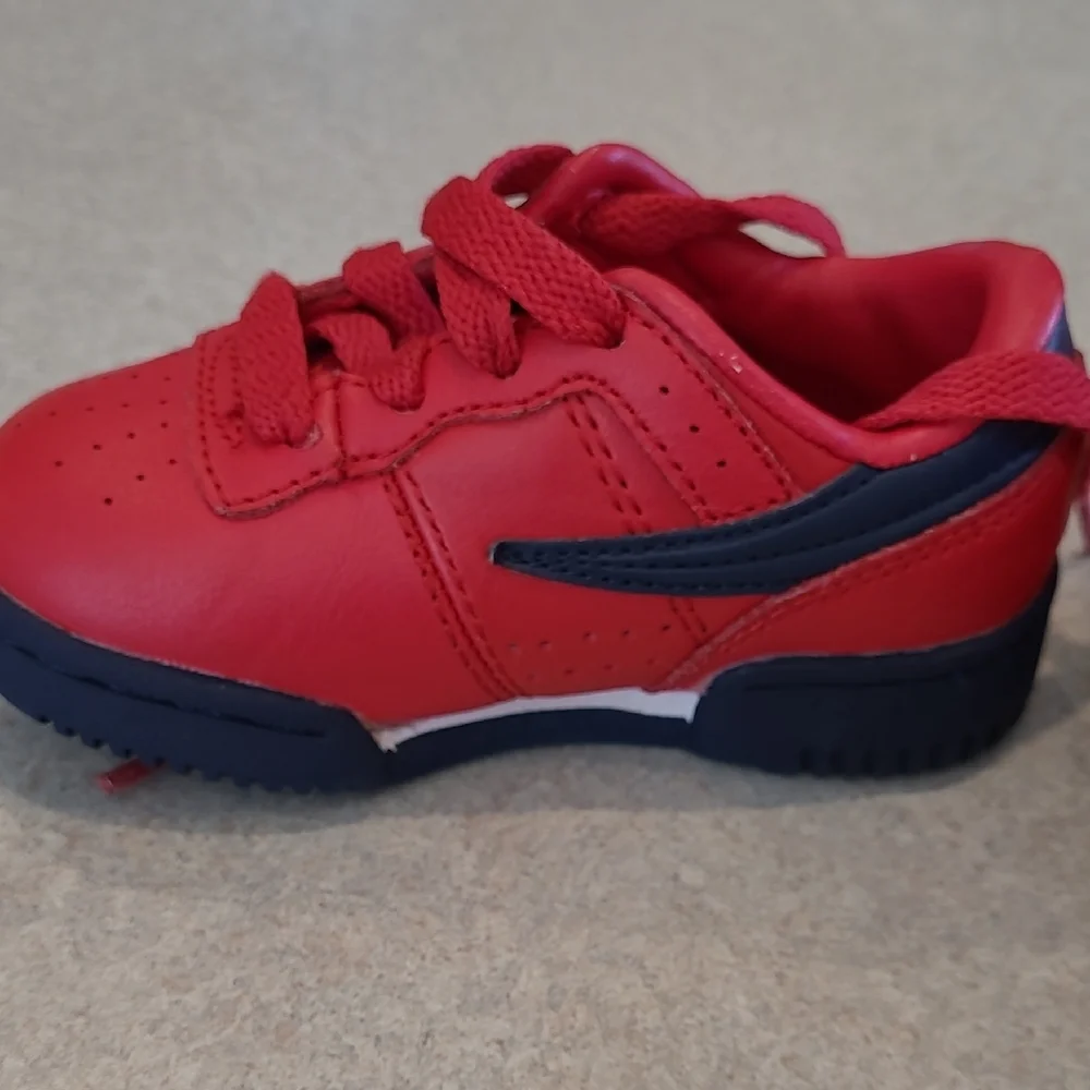 Fila Red Navy Toddler 6 Sneaker